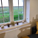 Hare Apartment *