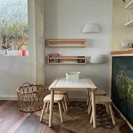 Hare Apartment *